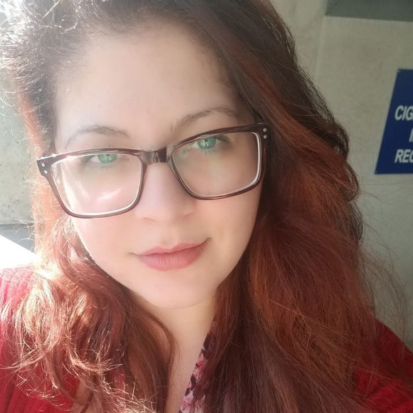 Meet your Posher, Lexi - Picture 1 of 1